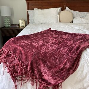 Pier 1 Early 2000s Tuscan Style Burgundy Throw Blanket